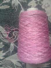 Fir de tricotat sau crosetat , fir pretricotat de bumbac cu fir lame , f fin ,Roz foto