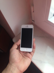 Apple iPhone 5 Never ALB ( FARA MESAJ PROPRIETAR - Blocat iCloud - Stare buna ) foto