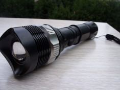 Lanterna Police 600W cu Zoom Rotativ si LED CREE Q5 foto