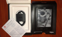 Kindle Wi-Fi, gen 4-a, stocare 2Gb, USB 2.0, AD-FREE, , Husa noua A+, stare excelenta (aspect&amp;amp;functionare) foto