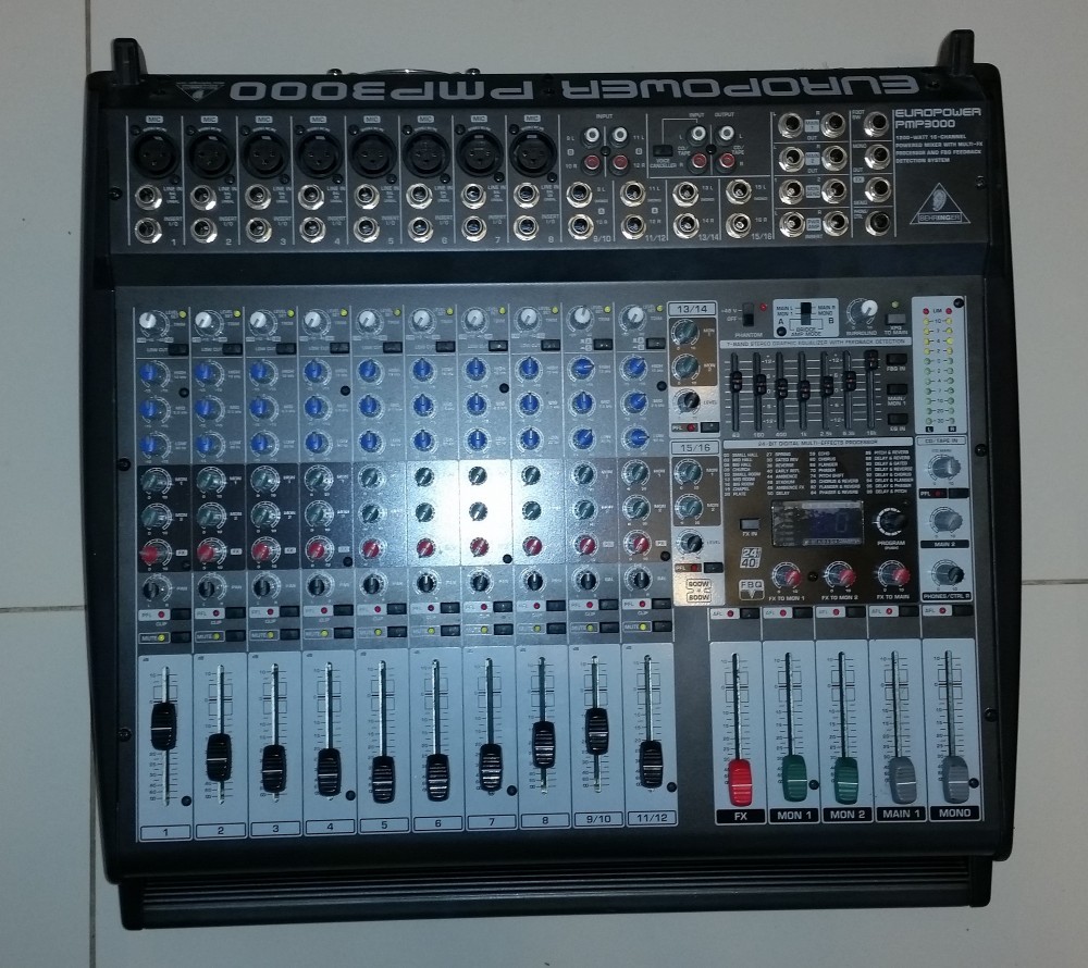 Mixer cu Amplificator, Powered Mixer Behringer Europower PMP 3000