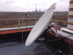 Antena satelit parabolica 1,4m cu montura, suport, lnb si pozitioner foto