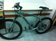 Bicicleta Montain Bike Marca GIANT TERRAGO 3 XC foto