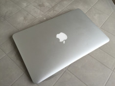 Macbook Air 11&amp;quot; - Mid 2011 - I5 1.6Ghz / 2GB DDR3 / 64GB SSD / Intel HD Graphic foto