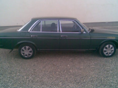 Dezmembrez Mercedes W123 (COBRA) 200 D foto