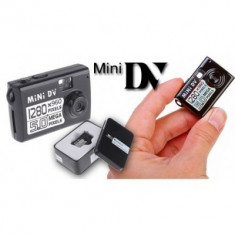 Mini camera cu functie de inregistrare pentru spionaj foto