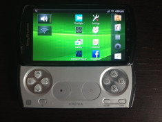 Vand telefon Sony Xperia Play foto