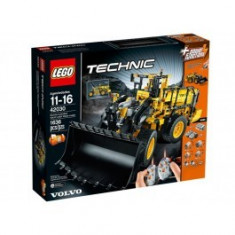 LEGO Technic Incarcator cu roti VOLVO L350F teleghidat (42030) foto