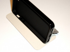 Husa Protectie Toc Flip Cover Iphone 5 / 5S + Folie de Protectie CADOU! foto
