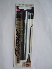 Tus Ochi Maybelline Master Graphic /Black foto