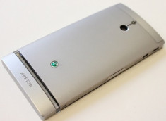 Sony Xperia P (LT22i) Silver foto