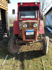 vand tractor u445 foto