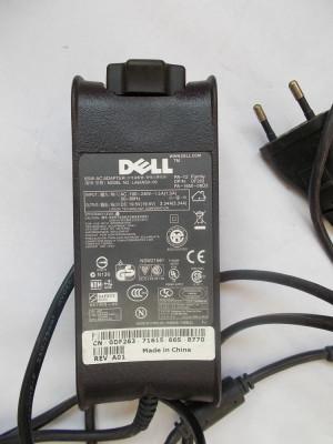 INCARCATOR LEPTOP DELL 19,5V-3,34 AMPERI MODEL LA65NS0-00 foto