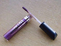 FARD DE PLEOAPE REZISTENT LA TRANSFER RIMMEL LONDON SCANDALEYES foto