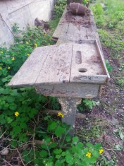 Banca de elev / Pupitru vechi de scoala foto
