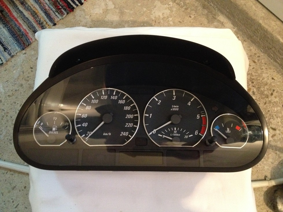 Ceasuri bord cu inele cromate originale BMW E46 320d Facelift | arhiva  Okazii.ro