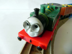 TOMY/TrackMaster trenulet baterii jucarie - Thomas locomotiva WHIFF cu 2 vagoane foto