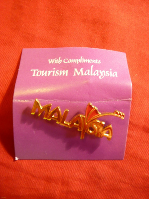 Insigna Turistica Malaysia , metal si email