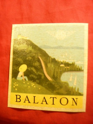 Eticheta Turistica adeziva Balaton cu emblema IBUSZ , dim.= 7,2x10,3 cm Ungaria foto