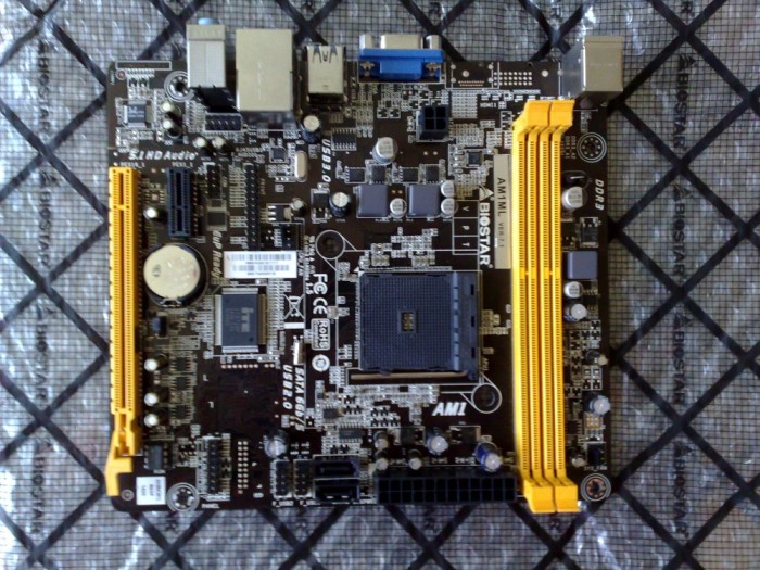 Placa de baza BIOSTAR AM1ML ver 7.1 socket AM1 , DDR3 16gb max,SATA 3,PCI-EX 2