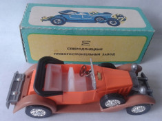 Jucarie veche de colectie, Oldtimer, macheta plastic / metal URSS, Rusia anii 80 foto