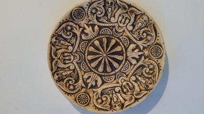 Farfurie din ceramica foto