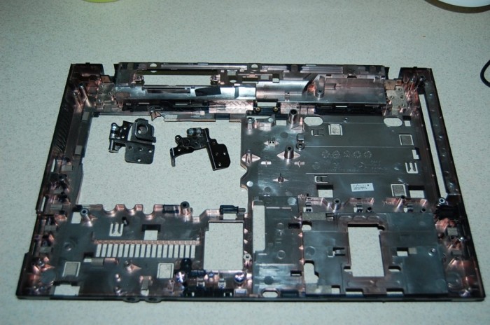 CARCASA LAPTOP HP 626 CU ACCESORI - CITITI DESCRIERE !!