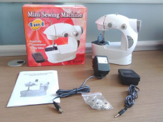 Masina de cusut portabila cu pedala si adaptor 220V Mini Sewing 4in1 foto