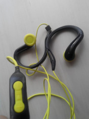 Sennheiser OMX 680i Sports Handsfree compatibil numai cu iPhone,iPod. foto