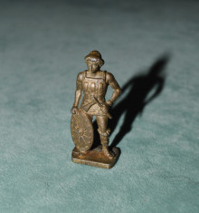 Jucarie figurina ou kinder surprise, soldat de metal, Hun (Kun 4), 4cm foto
