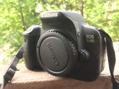 Canon 700D + Obiective 18-135mm si 50mm (pachet sau separat) foto