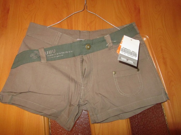 Pantaloni scurti army noi