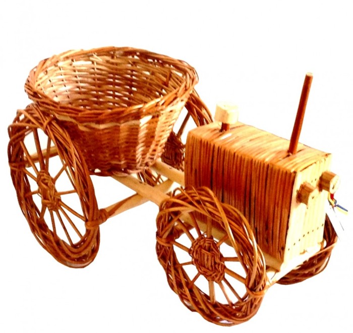 Decoratiuni De Gradina Suport Flori Tractor Din Rachita Si Lemn
