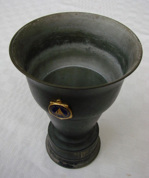 Cupa veche din alamă - perioada anilor 1920