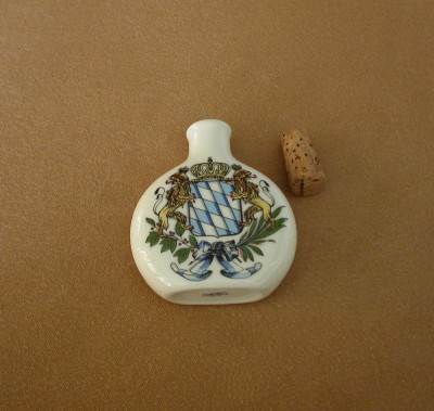 Plosca mica,recipient portelan foto