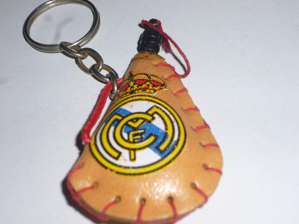 package recovery flame Breloc fotbal REAL MADRID | Okazii.ro
