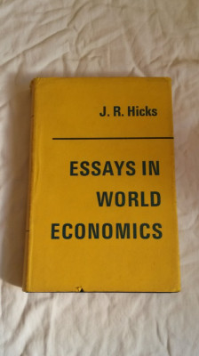 Essays in world economics - J.R. Hicks foto