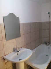 Apartament 2 camere de inchiriat in Husi foto
