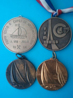 Lot 4 medalii mari de navigare, 100 roni intregul lot, taxele postale zero roni foto