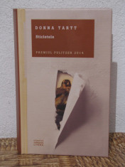 STICLETELE -DONNA TARTT foto