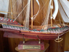 macheta corabie golden hind si sectiune corabie uss constitution 35 ani vechime foto