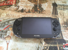 PS Vita + 9 Jocuri Originale (4GB SD inclus) foto