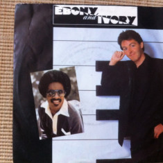 Paul McCartney Ebony And Ivory Stevie Wonder disc single 7" vinyl muzica pop VG+