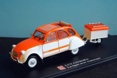 Macheta auto Citroen 2CV cu remorca, scara 1:43 foto