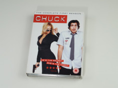 Chuck ? Sezonul 1 (Complet 13 Episoade - 4 DVD) Boxset - DVD ORIGINAL foto