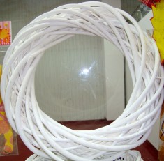 Coronita nuiele alba 29 / 6 cm - decor Craciun foto