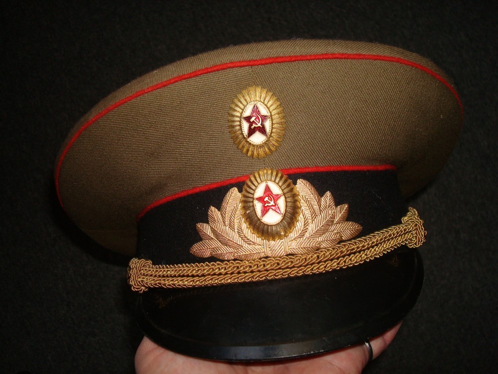 Chipiu /Cascheta militara, de ofiter sovietic (rus) postbelic, din ...