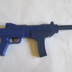 PISTOL MITRALIERA JUCARIE DIN PLASTIC+PISTOL APA MODEL AKM 47 CHINA ANII 90