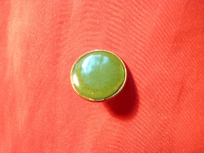 Insigna veche- Apararea Civila ,verde , d= 1,6 cm , metal si email Romania foto