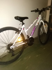 BICICLETA BTWIN MTB ROCKRIDER 300 ALB DAMA B&amp;#039;TWIN foto